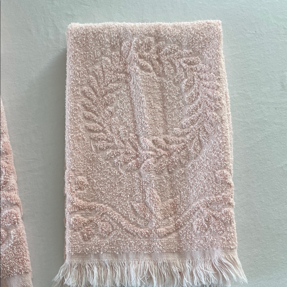 Vintage Dundee Pink Cotton Towel Set Jacquard Wreath Design Fringed Ends - Picture 12 of 15